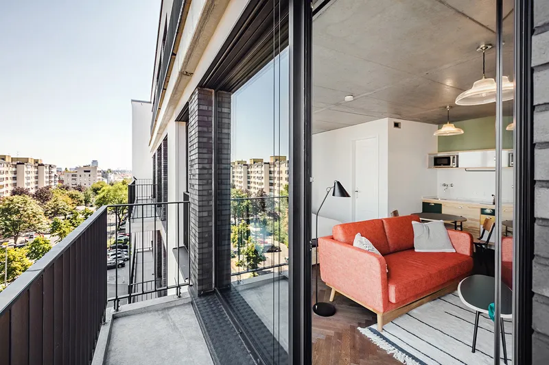 Neon Wood Student Housing - Neon Gold Balcony Apartment in Berlin, Mitte-Wedding — photo 1
